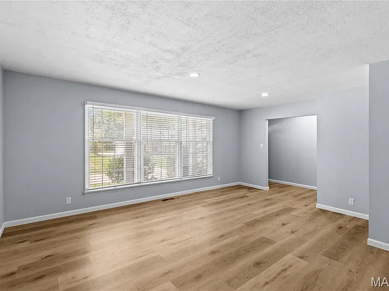 24 Forest Crest Dr — Photo 4
