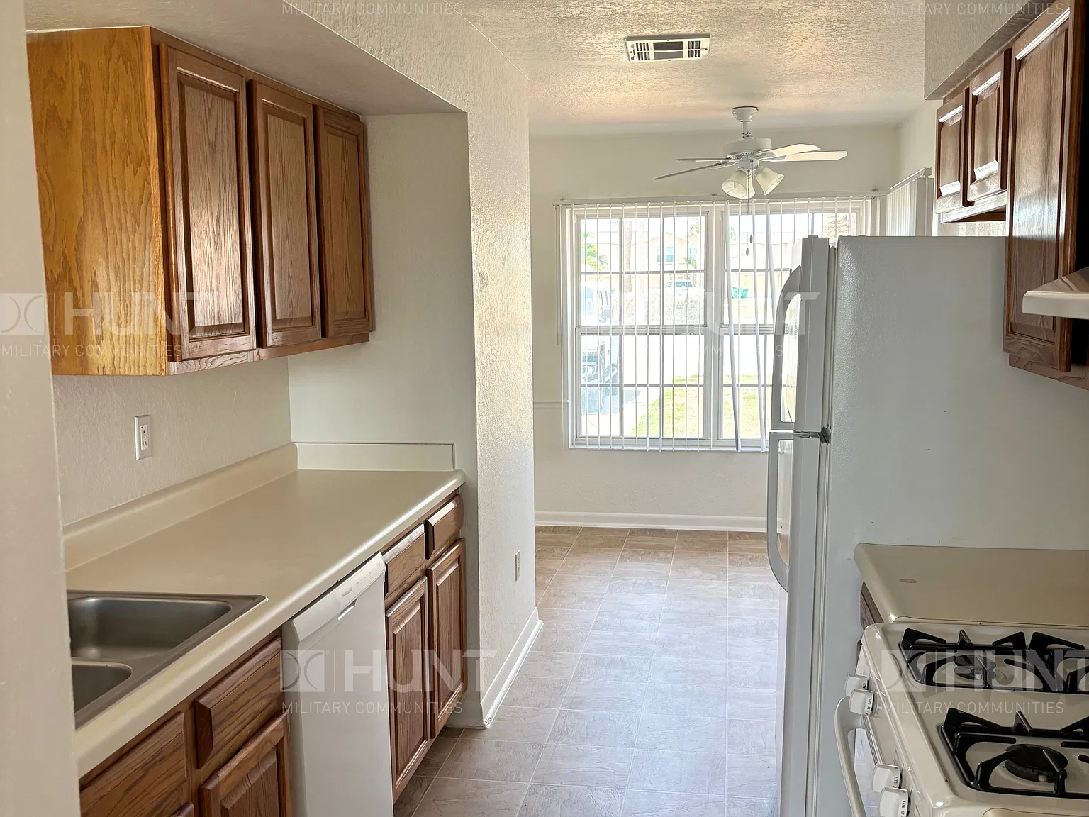 2 bed, 1.5 bath, 1200 sqft, $2,100 — Photo 3