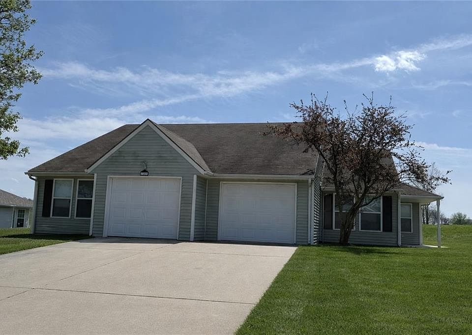 2nd image of 1207 N Willowbrook Dr