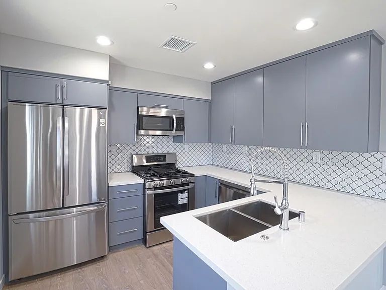 4271 Rosewood Ave #1/2 — Photo 9