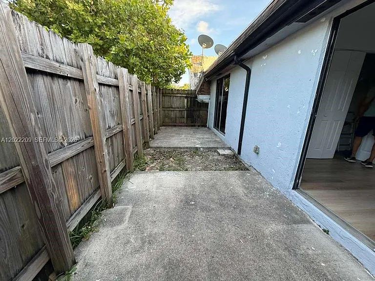 1309 NW 8th Ave — Photo 9