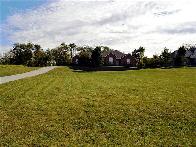 1st image of 126 Clubhouse Dr