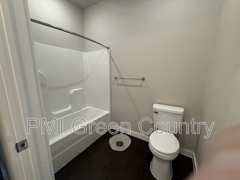 13523 S Mingo Rd #3 — Photo 9