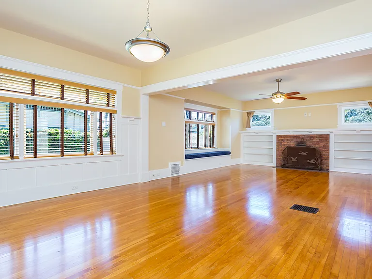 3425 Albatross St — Photo 29