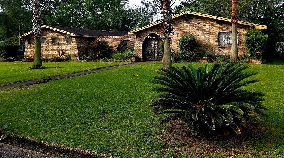 1st image of 3337 Brittany Ave