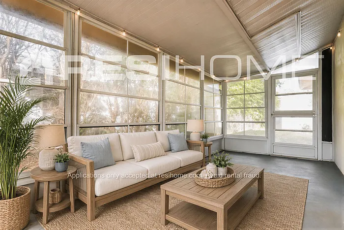 1020 Hope St — Photo 11