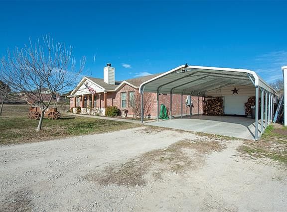 4th image of 179 Emerald Dr