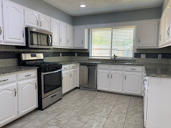 3rd image of 1448 Pinnacle Peak Dr