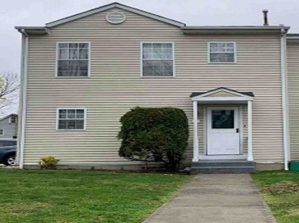 1st image of 15 Greenburgh Commons Way