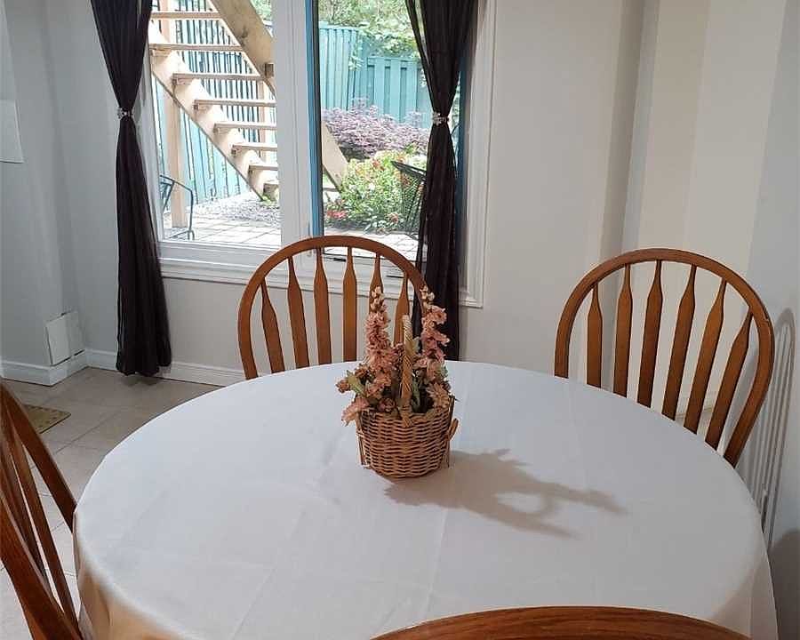 2nd image of 302 Essex Ave