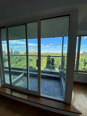 Rented by La Seven Inc. | media 12