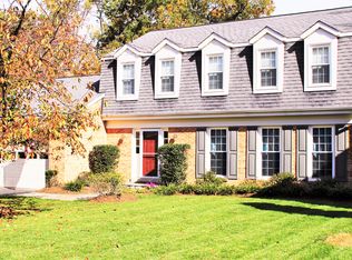 5581 Ann Peake Dr, Fairfax, VA 22032