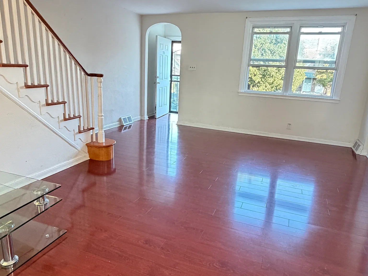 3 bed, 1.5 bath, 1176 sqft, $1,800 — Photo 2