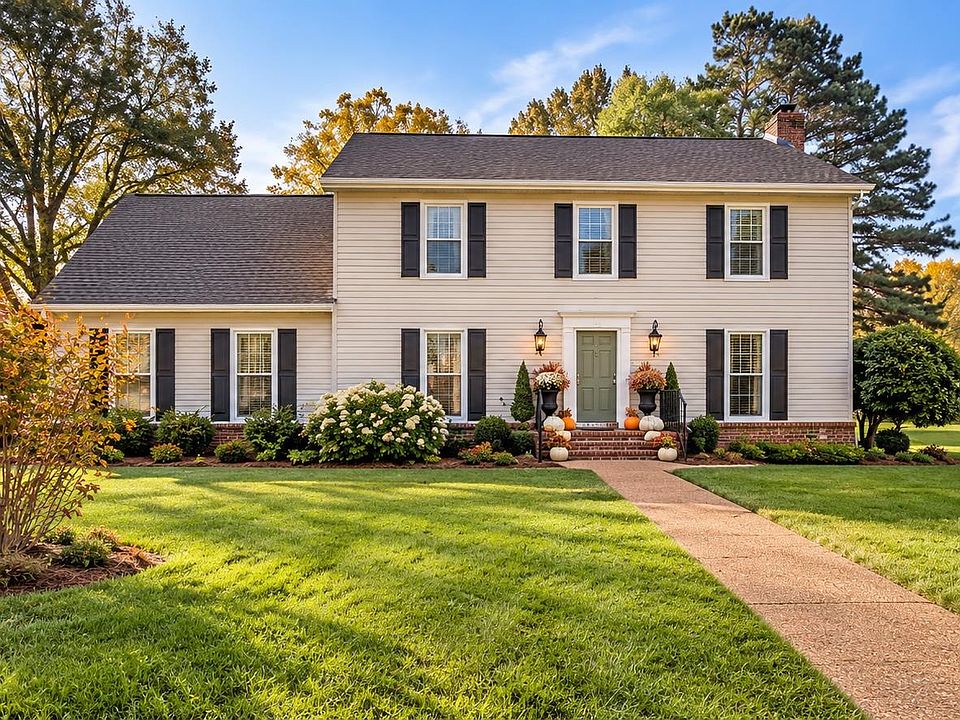 1st image of 700 Lancelot Ln