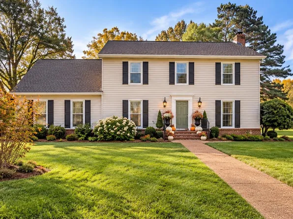 700 Lancelot Ln, Collierville, TN 38017