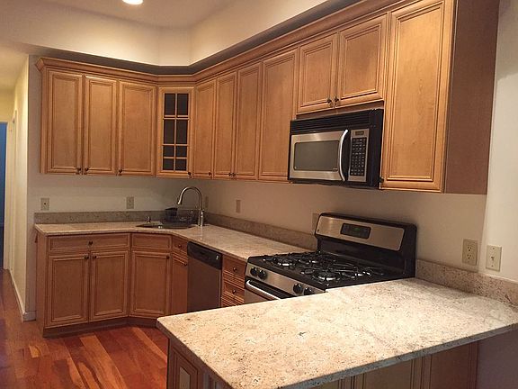 2nd image of 447 Pavonia Ave #202