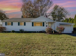 3 Cedarhurst Ln, Camp Hill, PA 17011