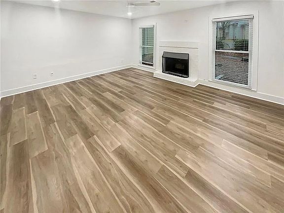 2nd image of 4410 Idlewood Ln