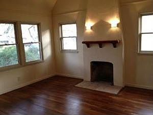3rd image of 945 N Thorne Ave