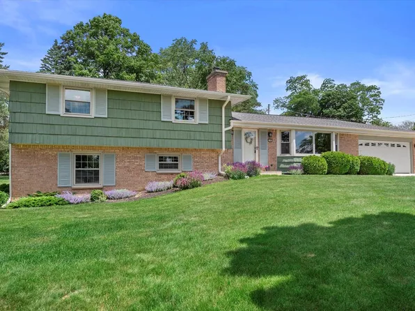 2460 Kevenauer DRIVE, Brookfield, WI 53005