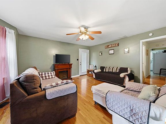 4th image of 302 N 9th St