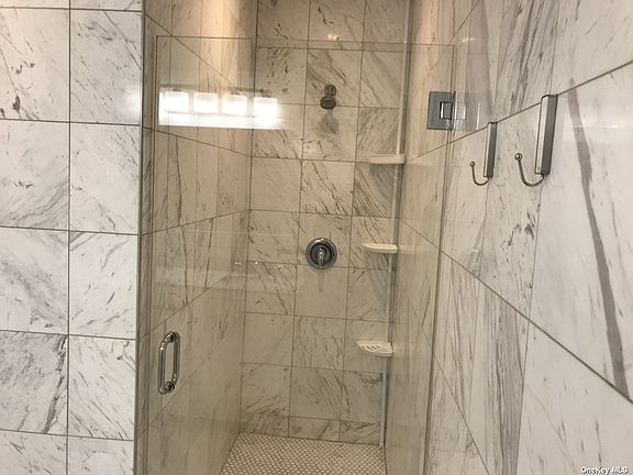 5th image of 231 Conklin St Floor 2