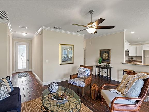 2nd image of 22 Belle Oak Dr