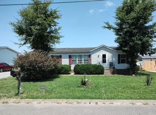 409 Parkside Cir, Lebanon, TN 37087