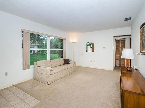 5th image of 306 Barbara Cir