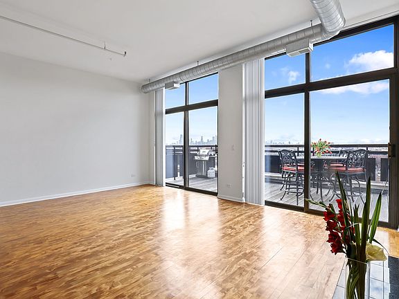 2nd image of 1735 W Diversey Pkwy APT 602