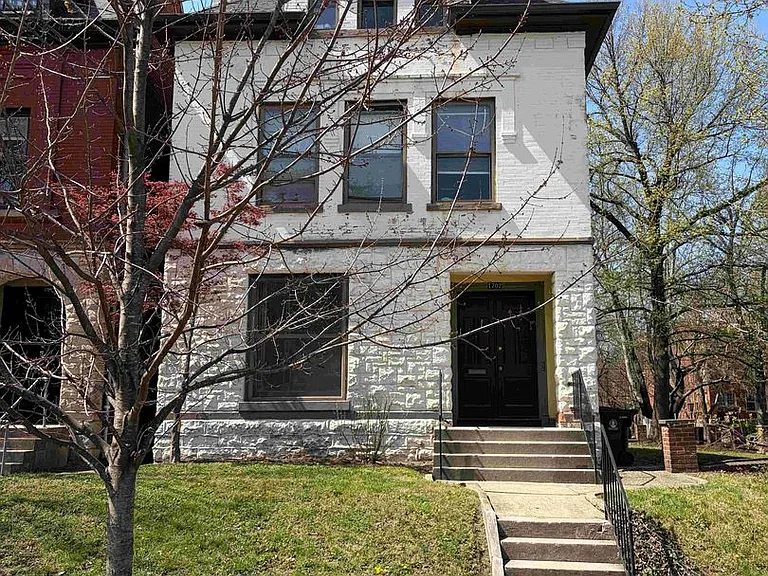 1702 S 2nd Street — Photo 1
