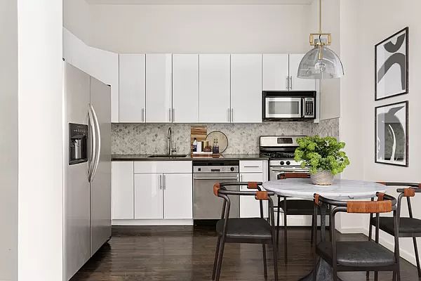 1st image of 175 E Broadway APT 3C