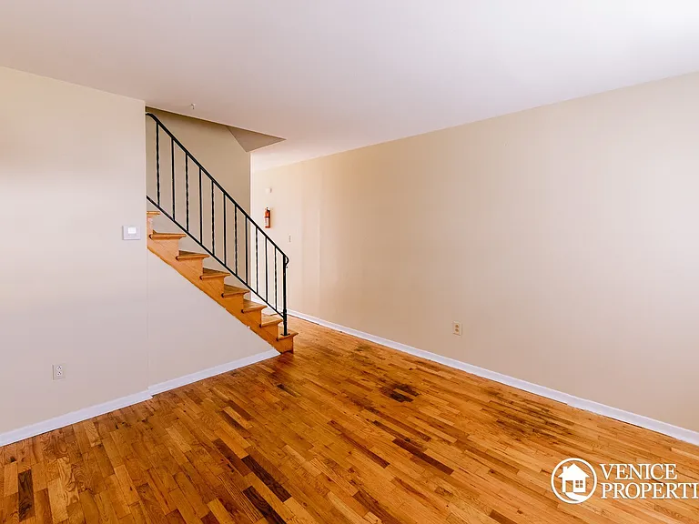171 E 12th Ave #2 — Photo 4
