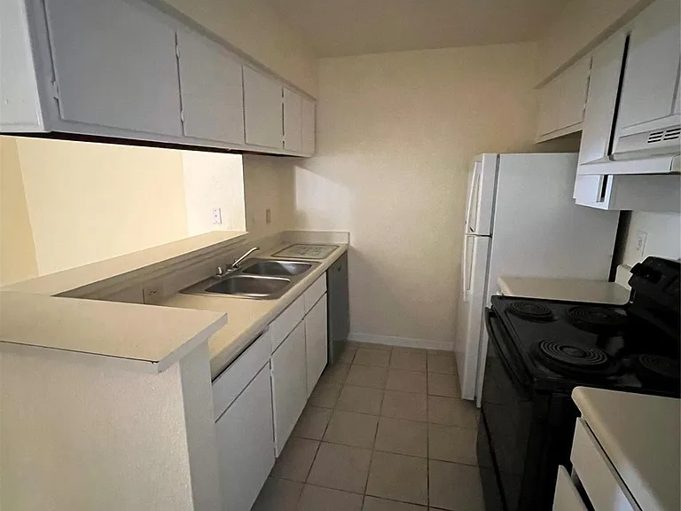 9000 Bissonnet St #705 — Photo 9