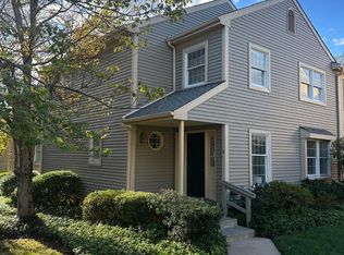 6 Wingstone Ln, Devon, PA 19333