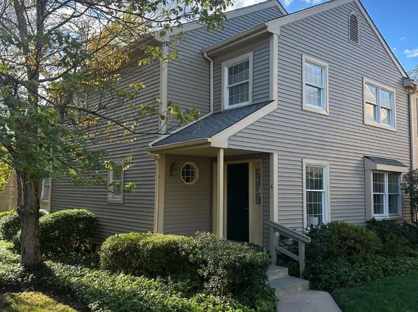 6 Wingstone Ln, Devon, PA 19333
