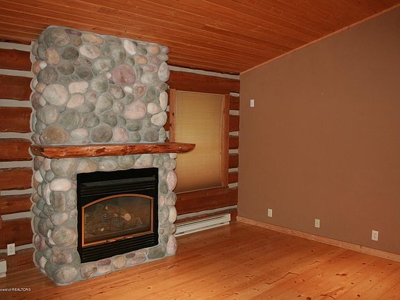 4th image of 180 Redwood Cir