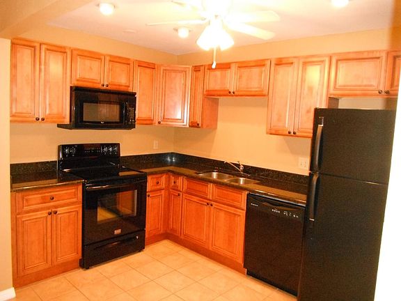 4th image of 613 Grove Ct