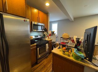 4226 N Whipple St APT 1S, Chicago, IL 60618