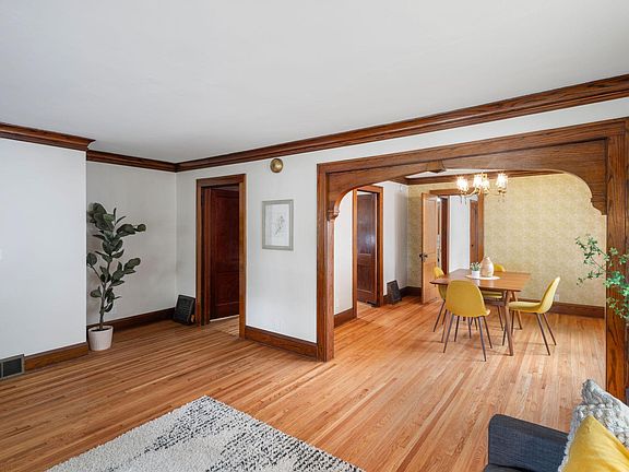 5th image of 686 White Bear Ave N
