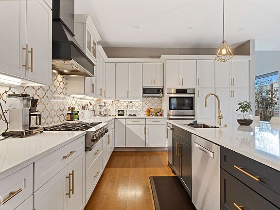 4th image of 1248 N Paulina St
