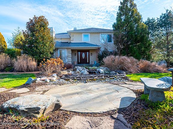 3rd image of 37 Wakefield Ct