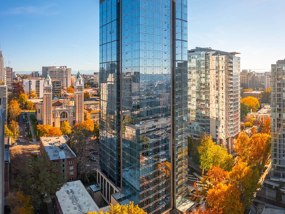 800 Columbia St #1715