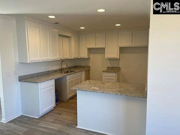 3rd image of 1010 N Saint Pauls Church Rd