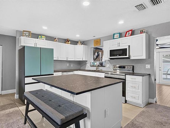 3rd image of 3113 Palm Ct
