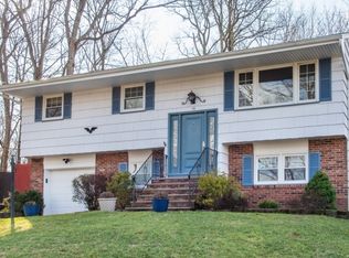 10 Metro Trl, Hopatcong, NJ 07843