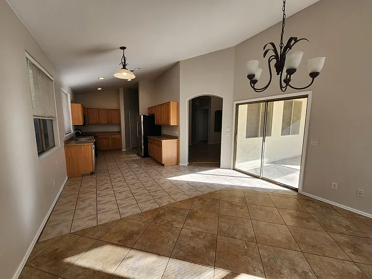 12547 W Glenrosa Dr — Photo 7