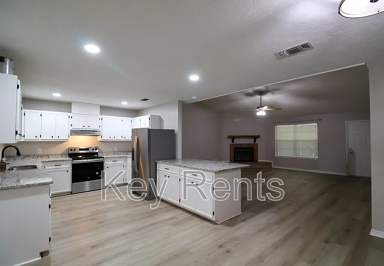9001 Thompson Dr — Photo 5