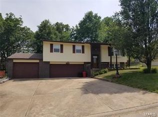 2301 Crystal Wood Dr, Arnold, MO 63010