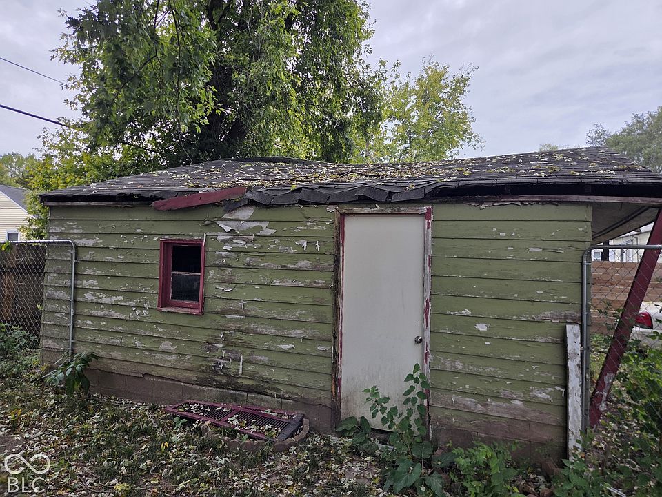 10th image of 2258 N Goodlet Ave